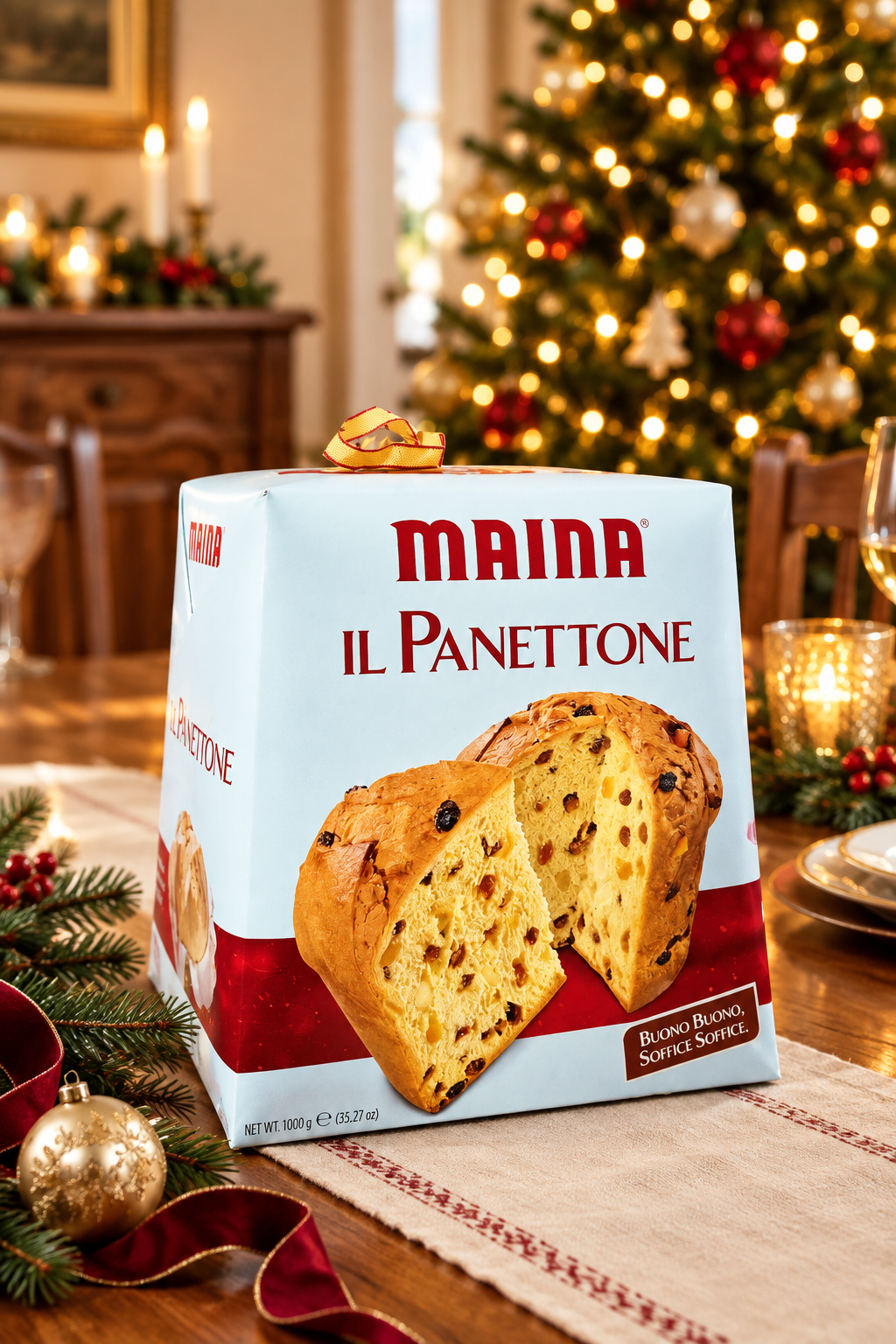 Maina Panettone Classico in a Christmas dining-room setting